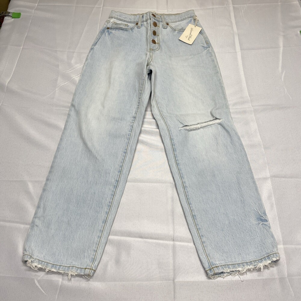 NWT Universal Thread Light Wash Straight Leg Raw Hem Jeans 00/24R